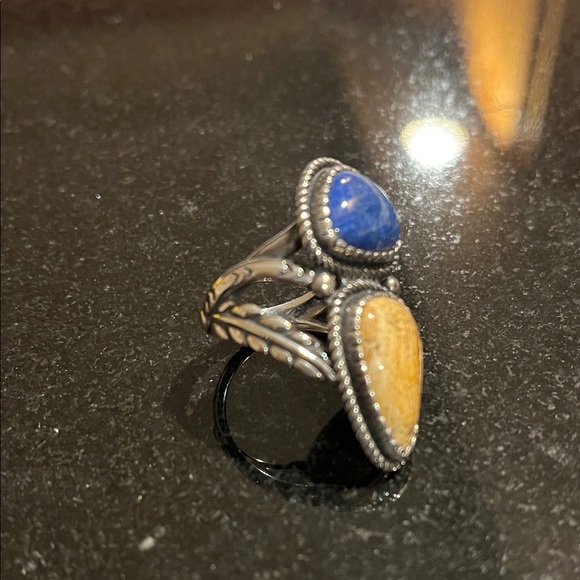 Silver and Blue Stone Ring - Picture 2 of 7